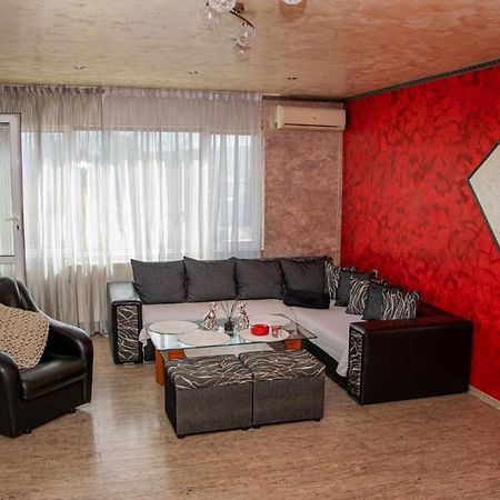 Vilhelmov'S Apartament Lukovit Extérieur photo