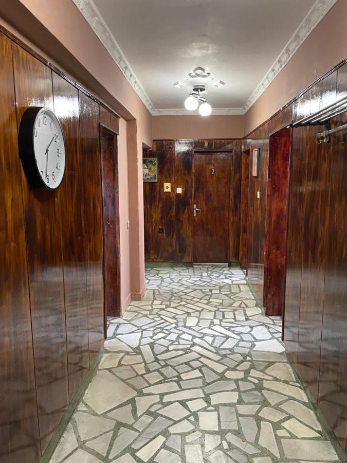 Vilhelmov'S Apartament Lukovit Extérieur photo