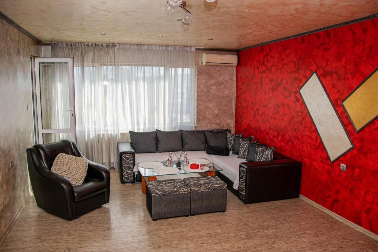 Vilhelmov'S Apartament Lukovit Extérieur photo