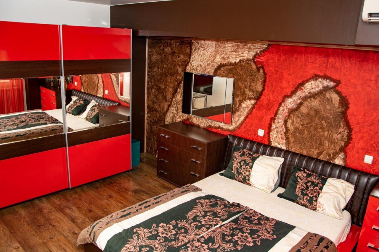 Vilhelmov'S Apartament Lukovit Extérieur photo